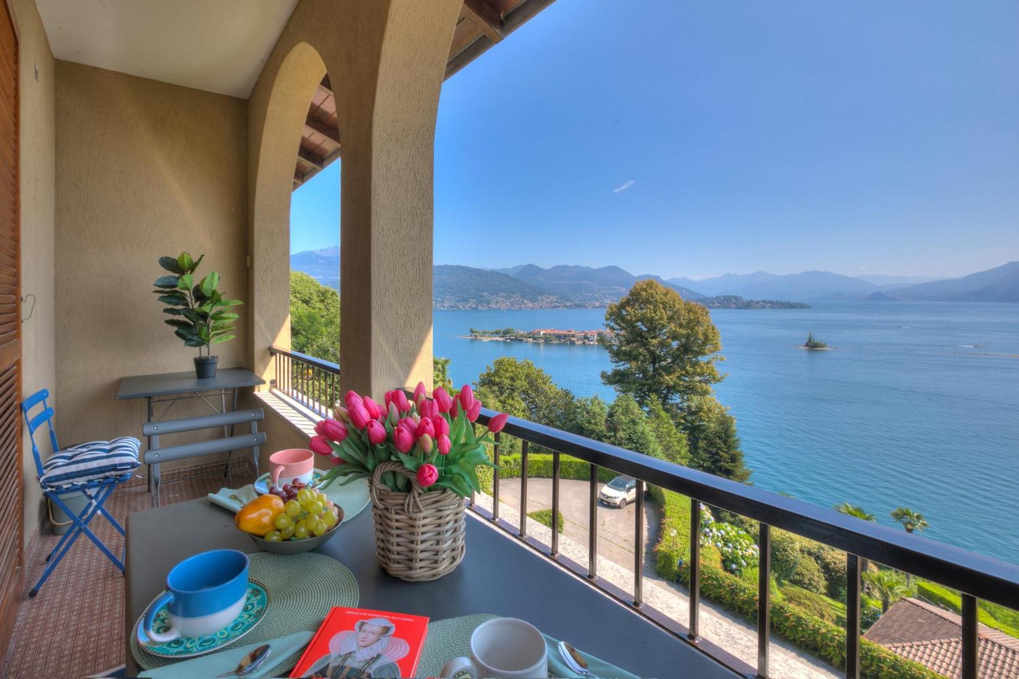 Pandora Lake View Stresa - Happy Rentals Kültér fotó
