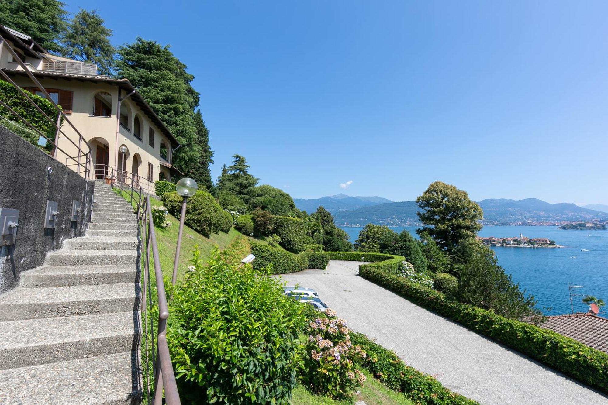 Pandora Lake View Stresa - Happy Rentals Kültér fotó